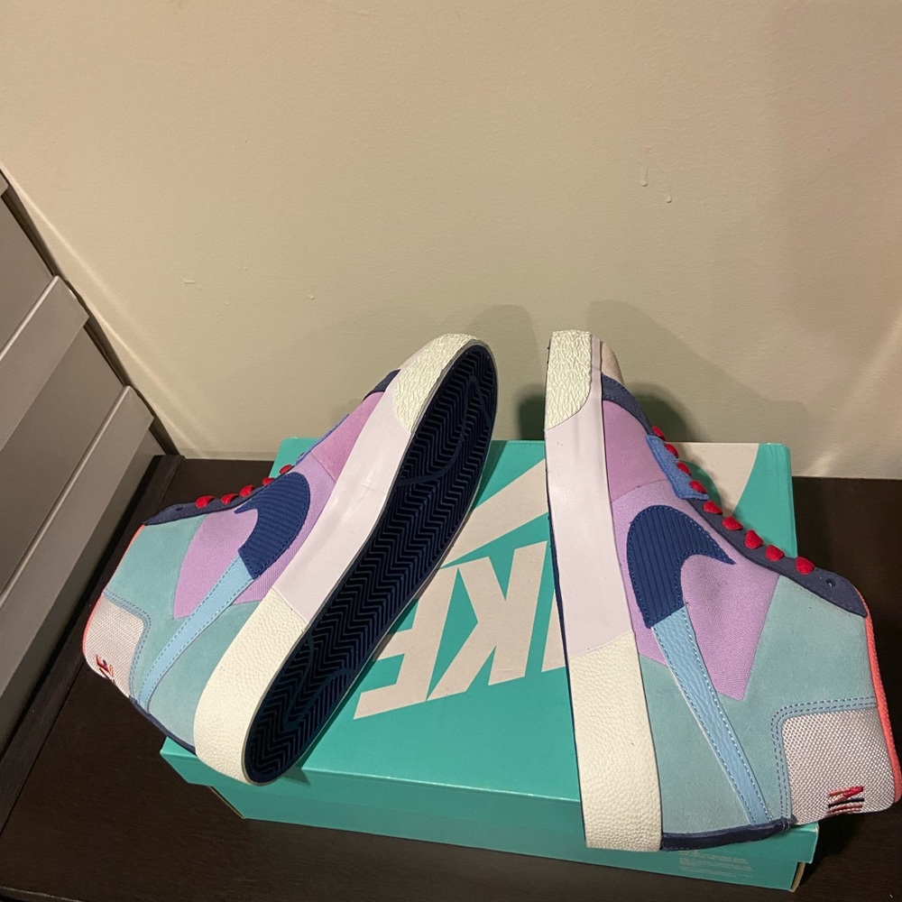 Shoes - Picture 5 of 5